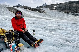 Provisorische Küche auf dem Gletscher: Für Nudeln mit Sosse reicht es. (Foto: Patricia Asemann)